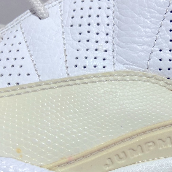 Jordan XII (12) 2009 Retro – “Rising Sun” – White – Varsity Red – Black, 9.5 - Picture 2 of 6